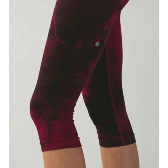 Lululemon In The Flow Crop II - Picture 4 of 9